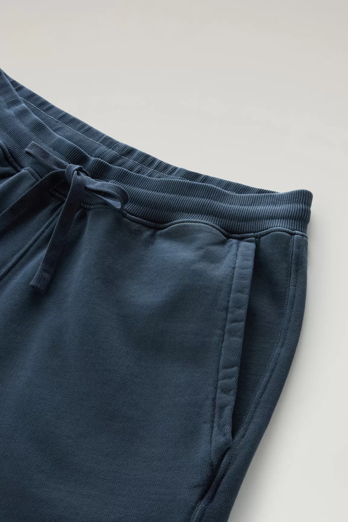 Uomo Woolrich Pantaloni e pantaloncini>Pantaloncini Sportivi Tinti In Capo In Puro Cotone Felpato