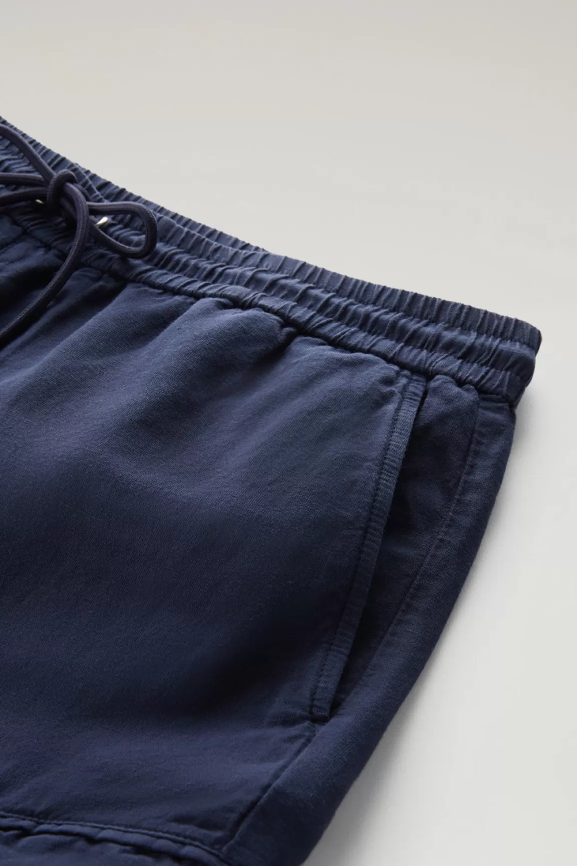 Uomo Woolrich Pantaloni e pantaloncini>Pantaloni Cargo In Misto Cotone E Lino Tinti In Capo