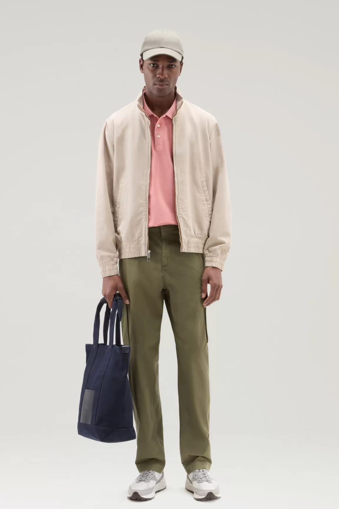 Uomo Woolrich Pantaloni e pantaloncini>Pantaloni Cargo Tinti In Capo In Gabardina Di Puro Cotone