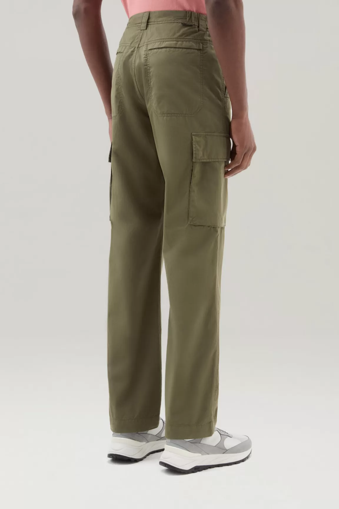 Uomo Woolrich Pantaloni e pantaloncini>Pantaloni Cargo Tinti In Capo In Gabardina Di Puro Cotone