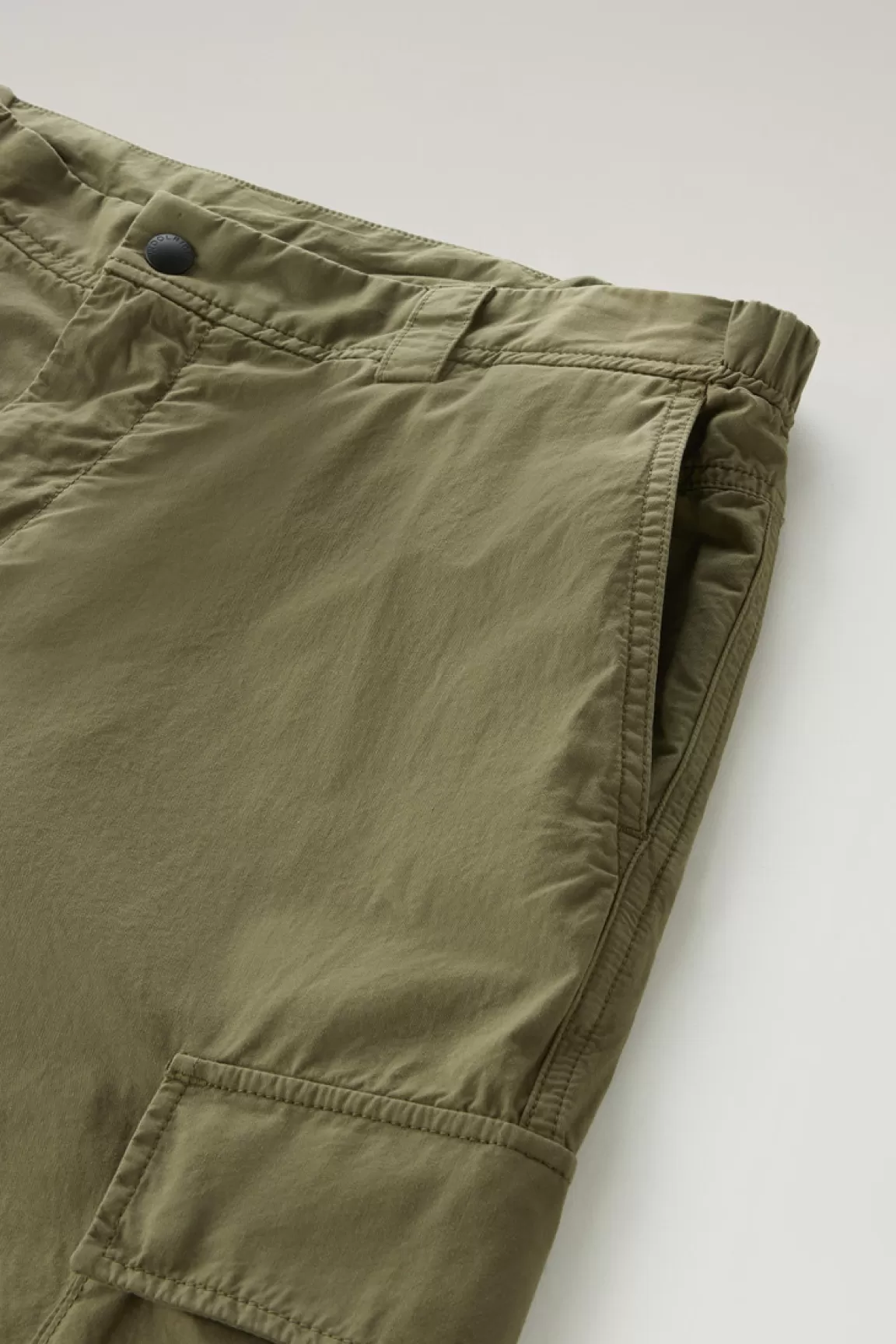Uomo Woolrich Pantaloni e pantaloncini>Pantaloni Cargo Tinti In Capo In Gabardina Di Puro Cotone