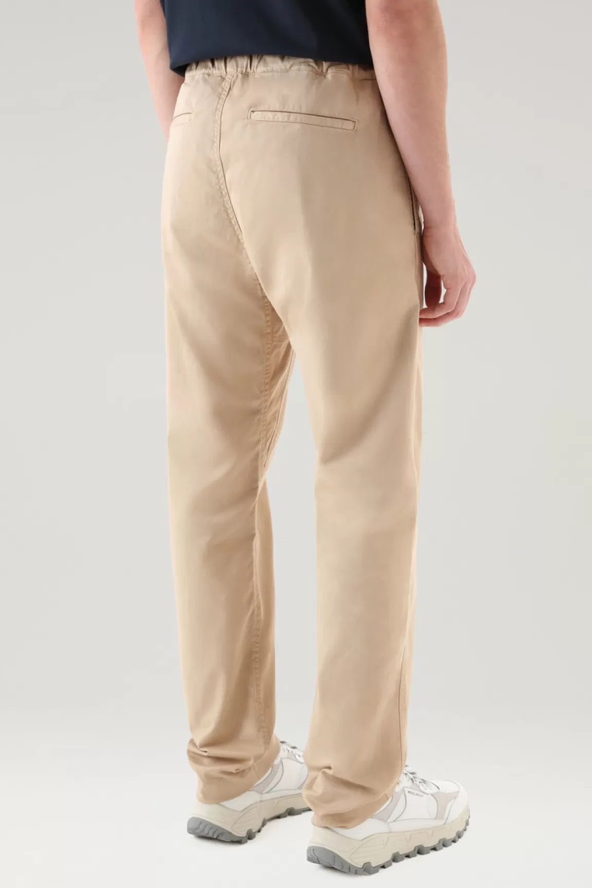 Uomo Woolrich Pantaloni e pantaloncini>Pantaloni Chino Tinti In Capo In Cotone Elasticizzato Con Cintura In Nylon