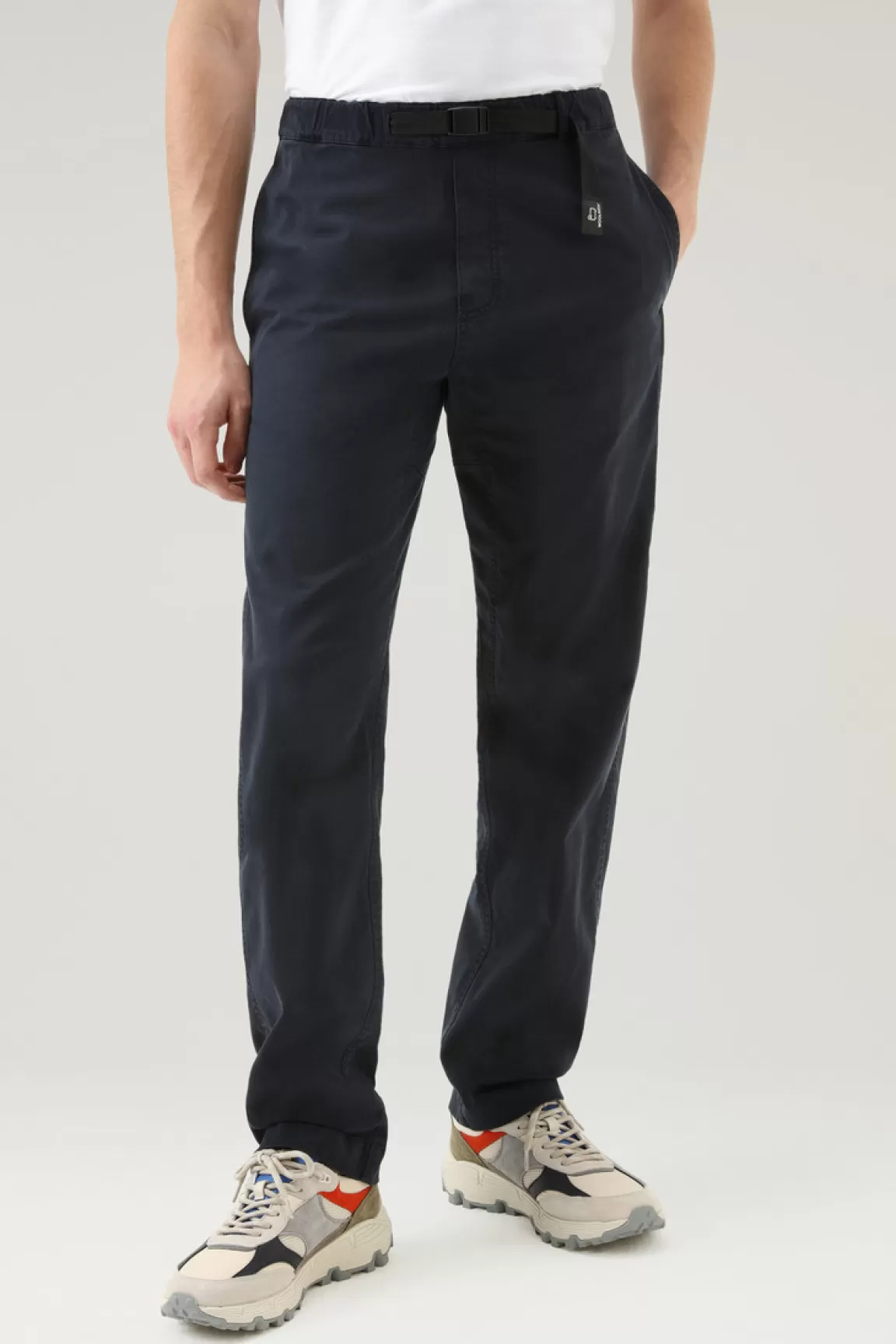 Uomo Woolrich Pantaloni e pantaloncini>Pantaloni Chino Tinti In Capo In Cotone Elasticizzato Con Cintura In Nylon
