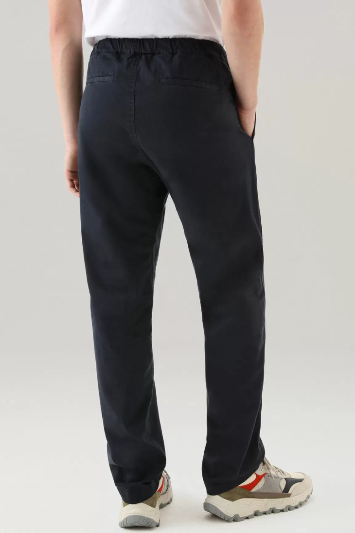 Uomo Woolrich Pantaloni e pantaloncini>Pantaloni Chino Tinti In Capo In Cotone Elasticizzato Con Cintura In Nylon