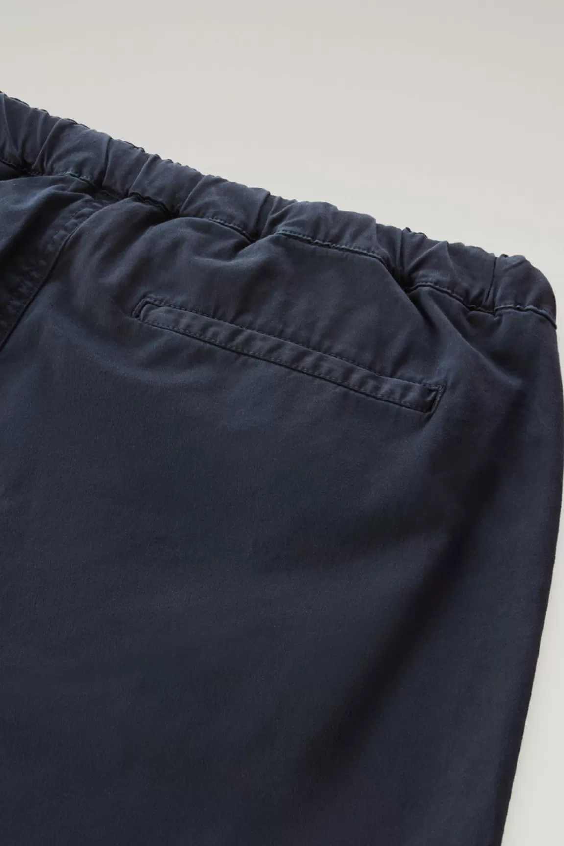 Uomo Woolrich Pantaloni e pantaloncini>Pantaloni Chino Tinti In Capo In Cotone Elasticizzato Con Cintura In Nylon
