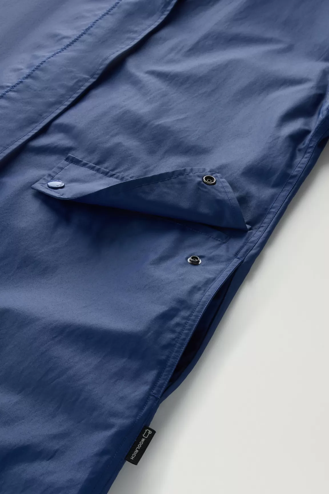 Donna Woolrich Cappotti>Trench Waxed In Misto Cotone E Nylon Con Colletto A Punta