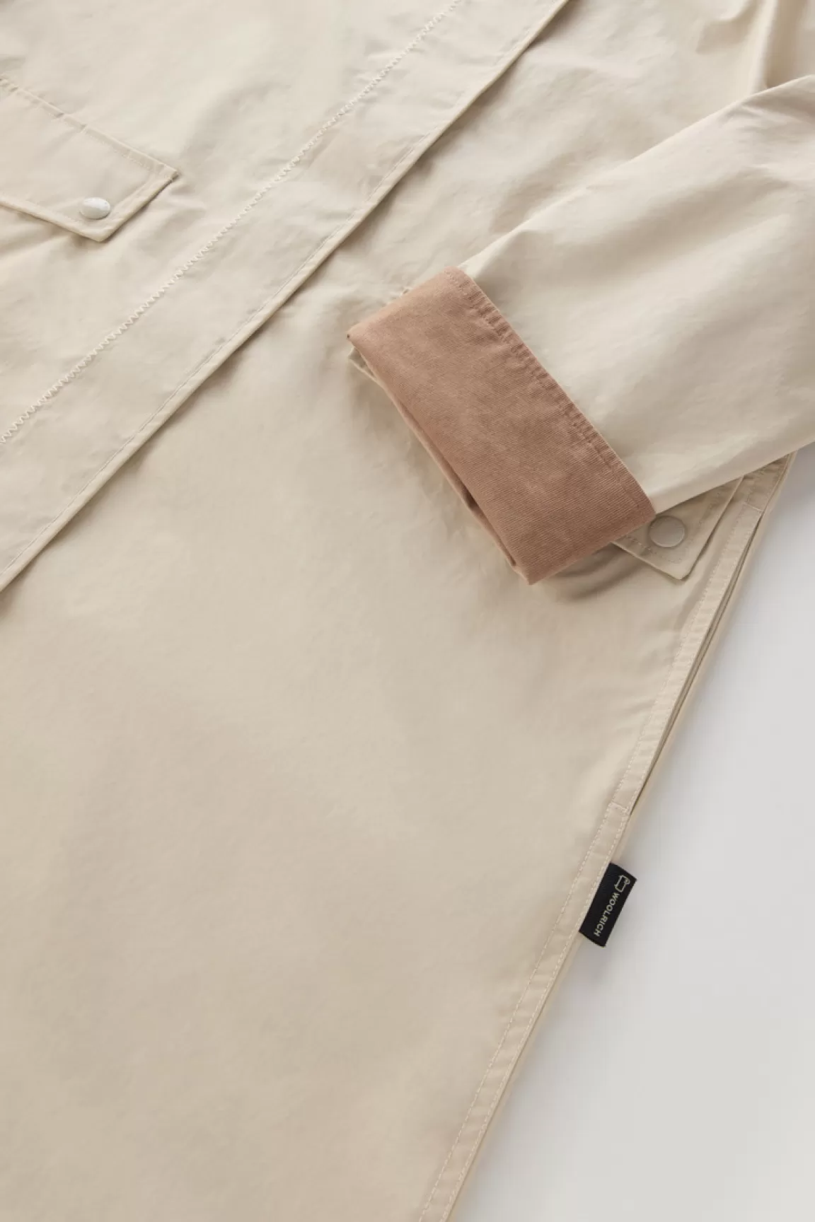 Donna Woolrich Cappotti>Trench Waxed In Misto Cotone E Nylon Con Colletto A Punta